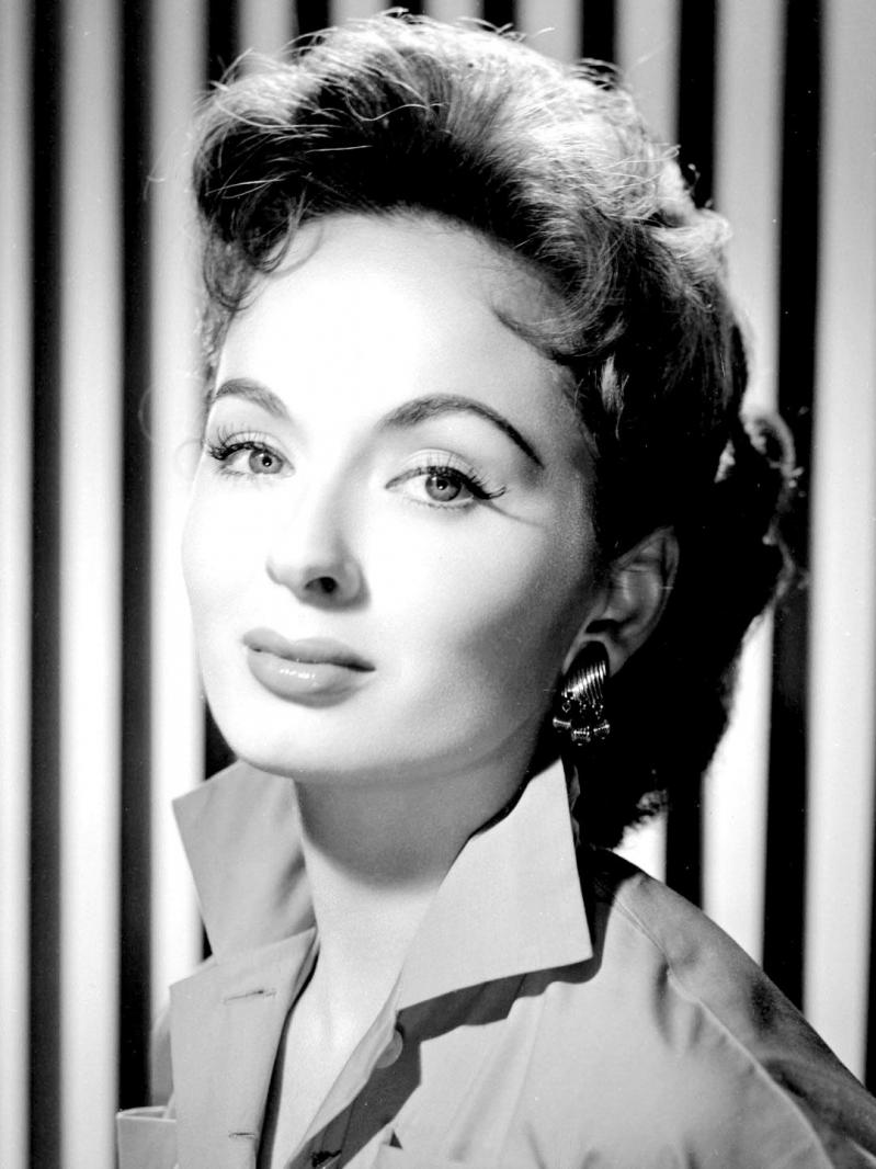 3 ann blyth